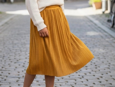 Petit by Sofie Schnoor skirt gold